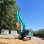 KOBELCO SK260-8 used excavator photo 1