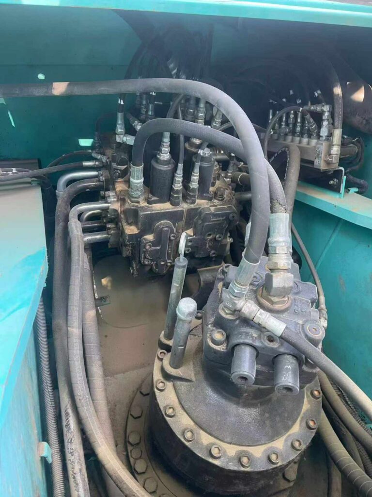 KOBELCO SK260-8 used excavator photo 8