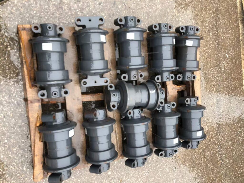 KOMATSU 200, KOMATSU 300, KOMATSU 360 Track Roller spare parts photo 3