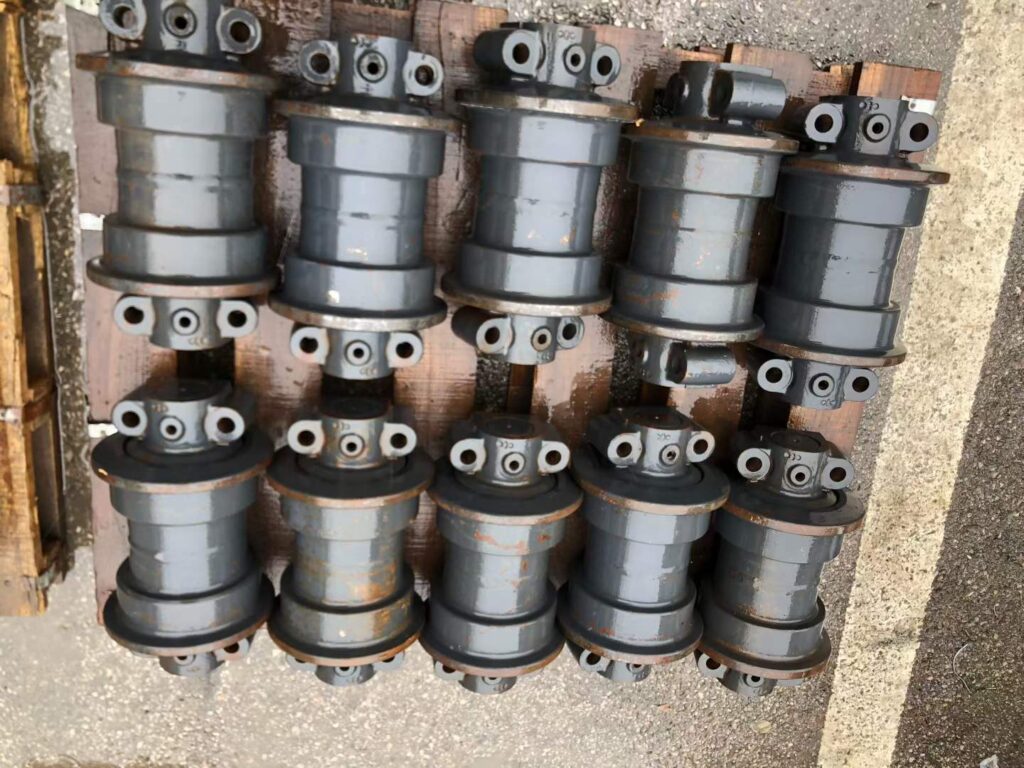 KOMATSU 200, KOMATSU 300, KOMATSU 360 Track Roller spare parts photo 6