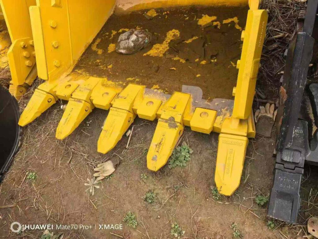 KOMATSU 360 Excavator Bucket spare parts photo 4