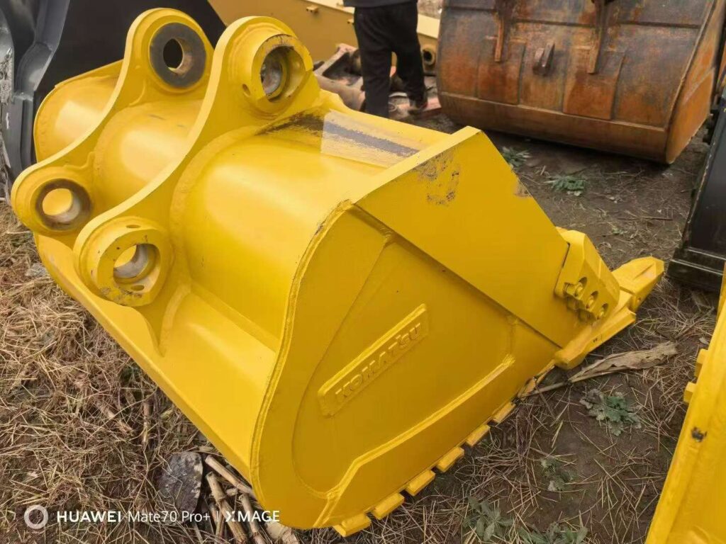 KOMATSU 360 Excavator Bucket spare parts photo 7