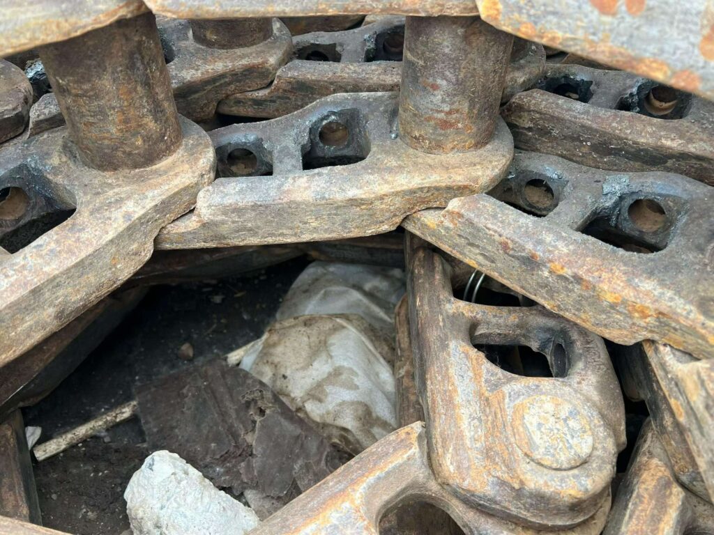 KOMATSU 450 Track Chain Assembly spare parts photo 3