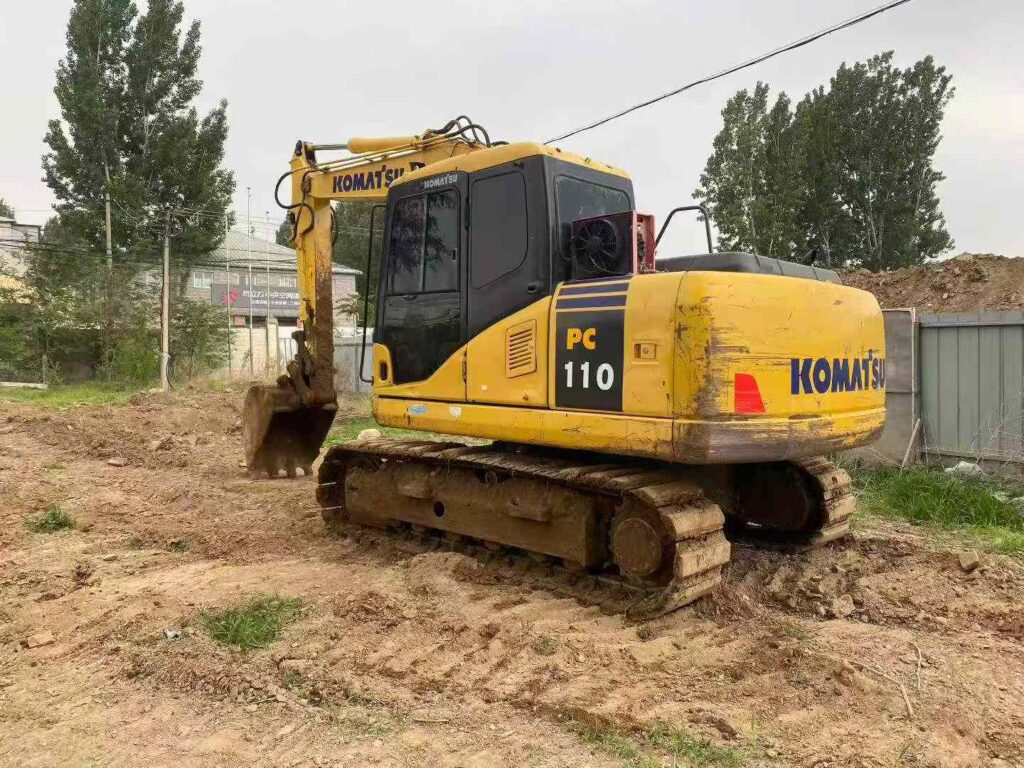 KOMATSU PC110-7 used excavator photo 1