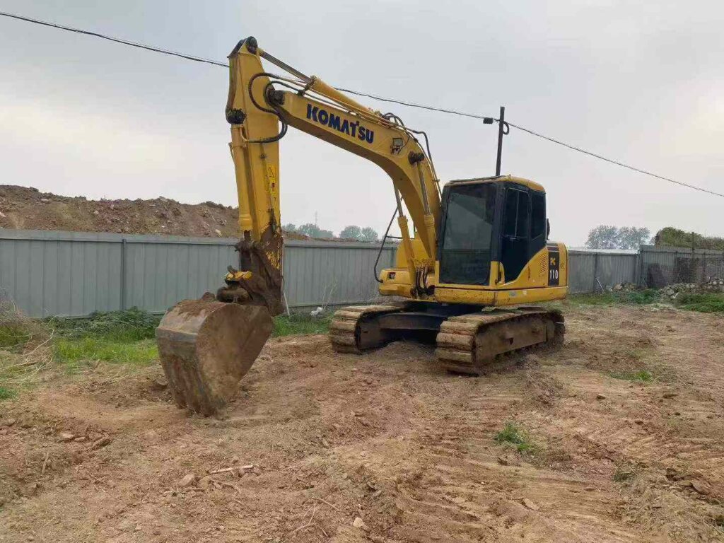 KOMATSU PC110-7 used excavator photo 3