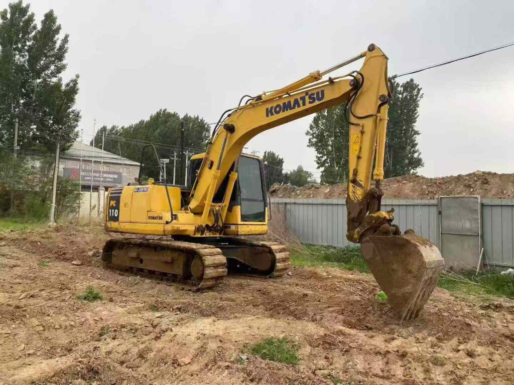 KOMATSU PC110-7 used excavator photo 4