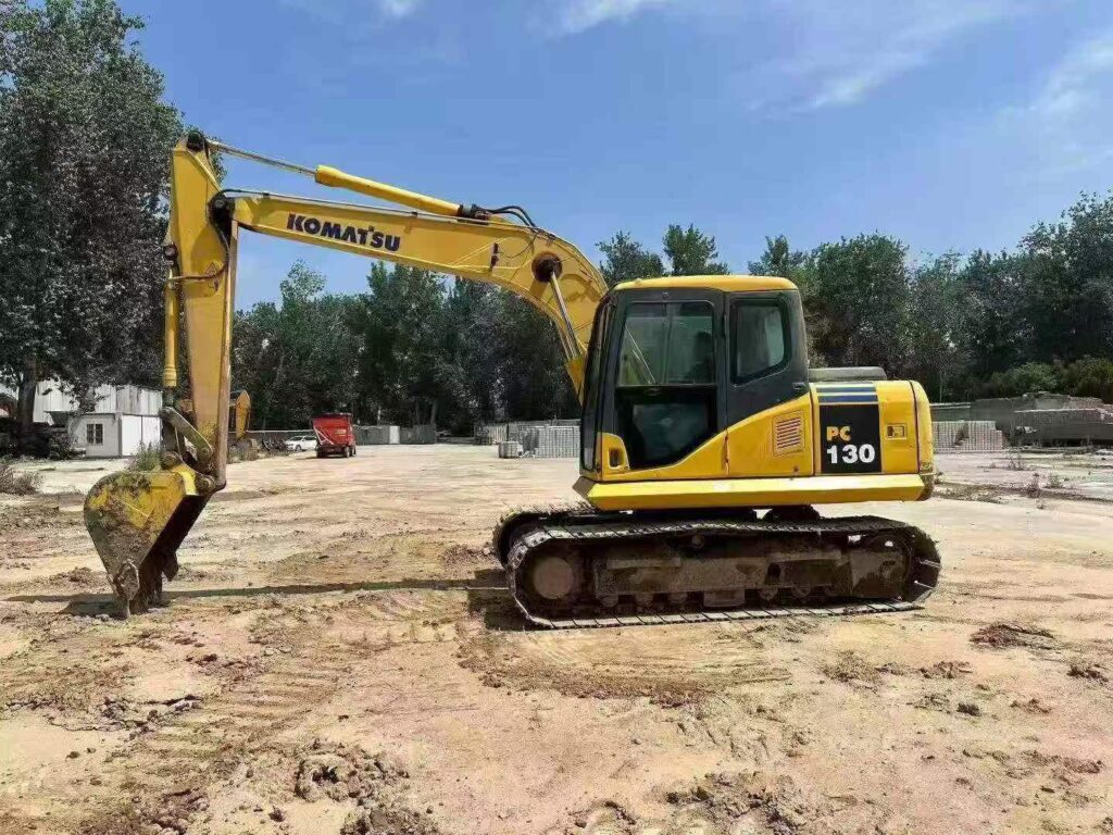 KOMATSU PC130-7 used excavator photo 1