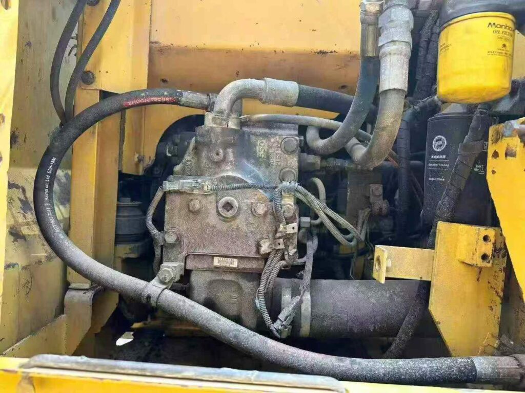 KOMATSU PC130-7 used excavator photo 7