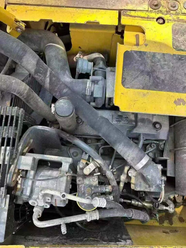 KOMATSU PC130-7 used excavator photo 9