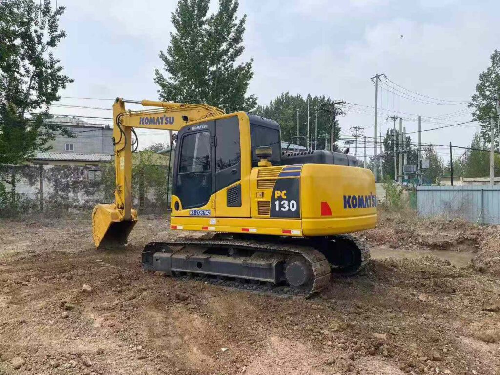 KOMATSU PC130-8MO used excavator photo 1