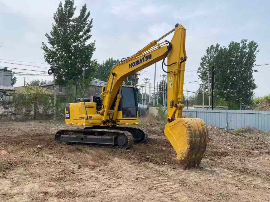 KOMATSU PC130-8MO used excavator photo 4