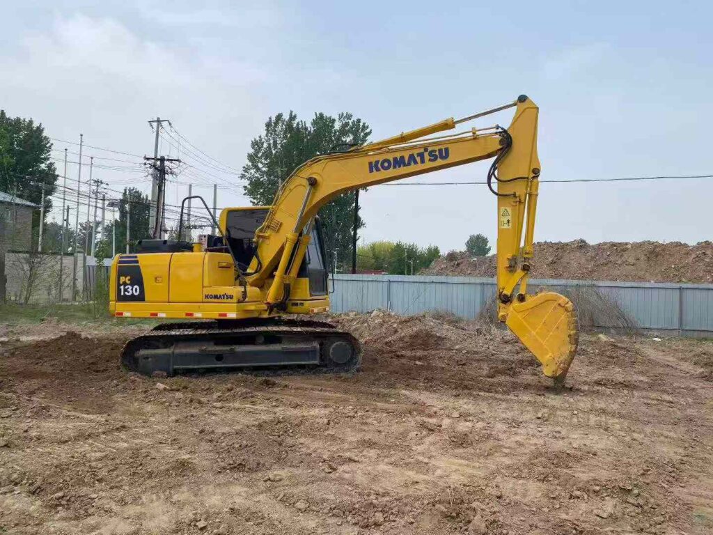 KOMATSU PC130-8MO used excavator photo 6