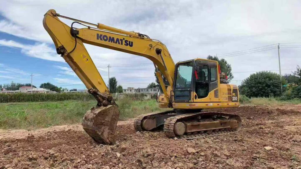 KOMATSU PC160 used excavator photo 3