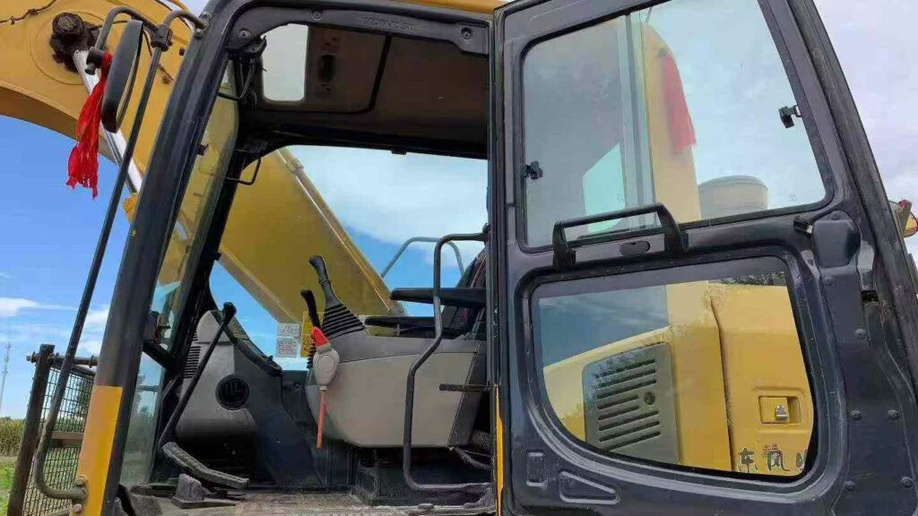 KOMATSU PC160 used excavator photo 5
