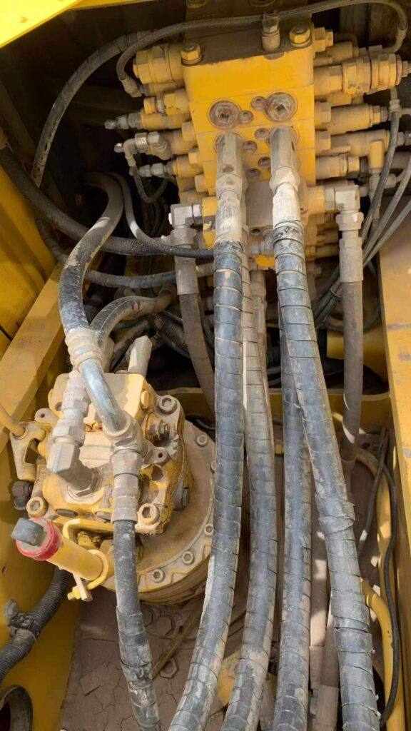 KOMATSU PC160 used excavator photo 9