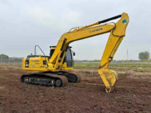KOMATSU PC160 used excavator photo 1