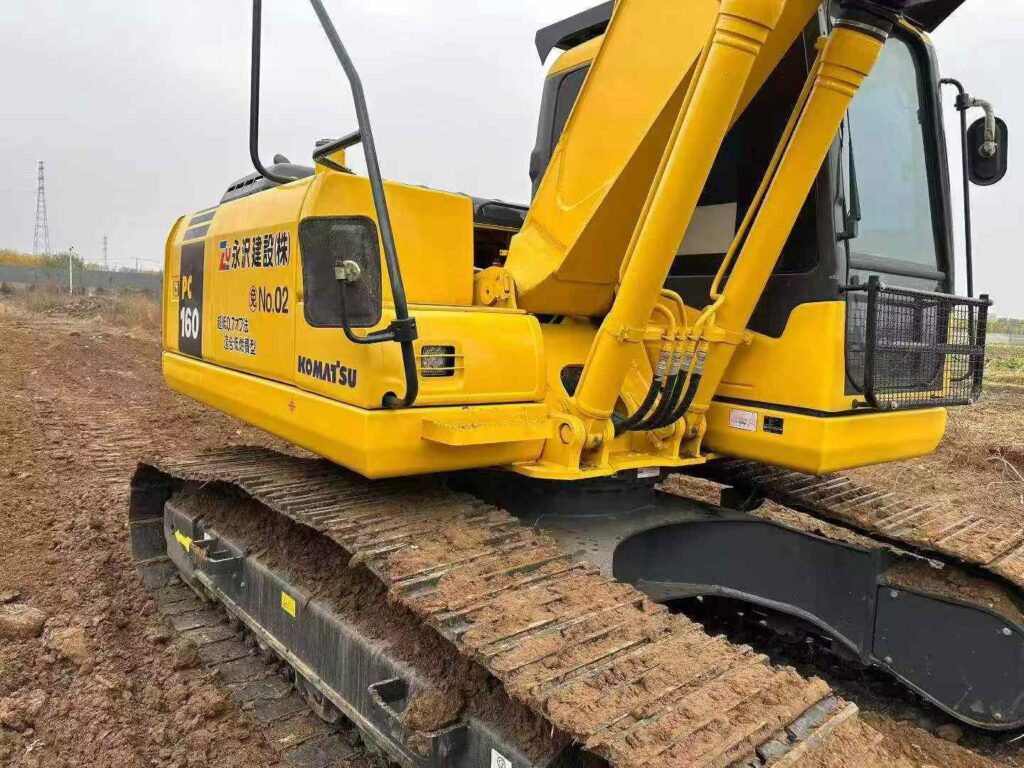 KOMATSU PC160 used excavator photo 4