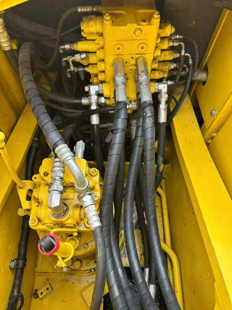 KOMATSU PC160 used excavator photo 8