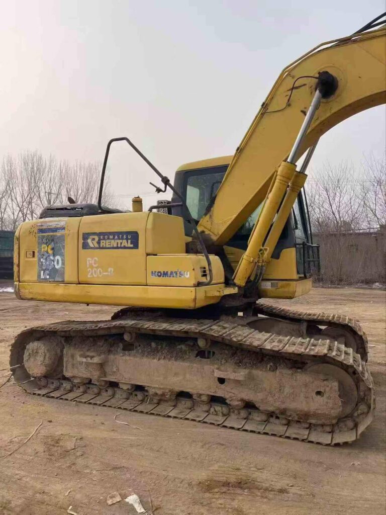 KOMATSU PC160 used excavator photo 3
