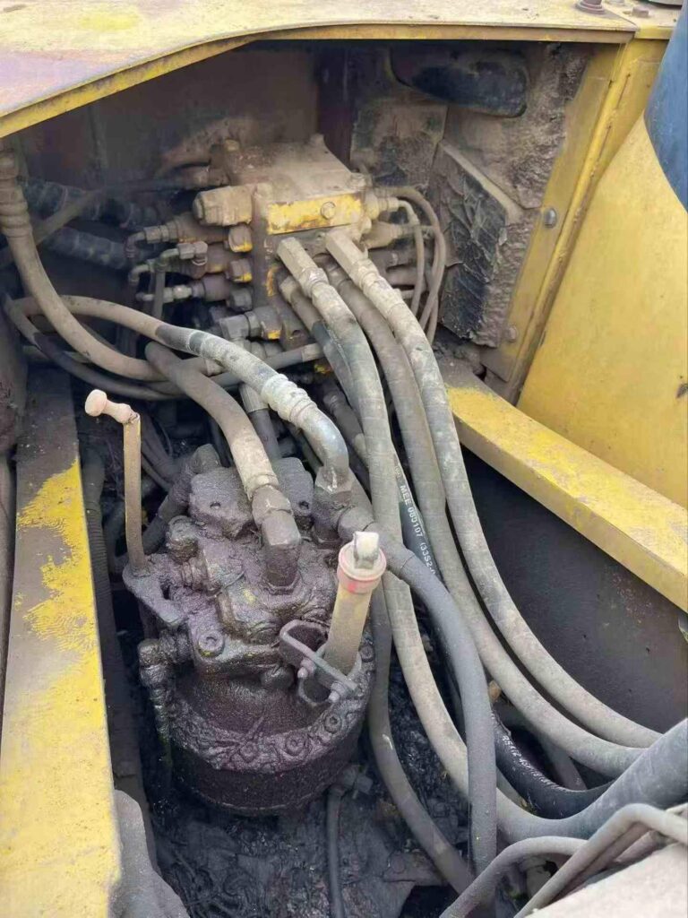 KOMATSU PC160 used excavator photo 9
