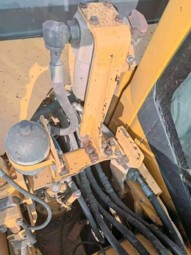 KOMATSU PC160-8 used excavator photo 7
