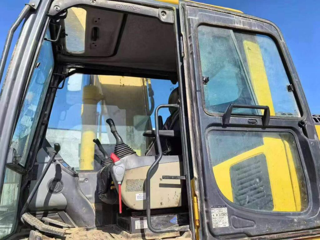 KOMATSU PC160-8 used excavator photo 9