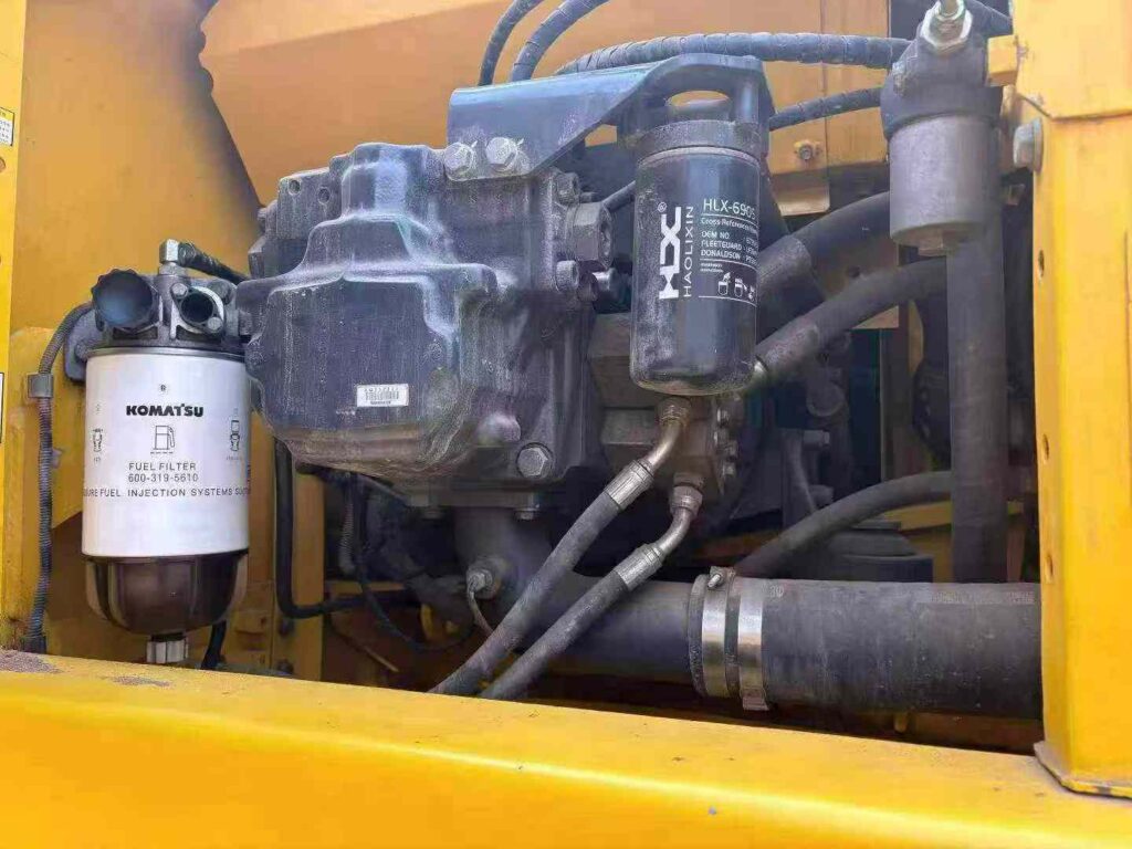 KOMATSU PC200-8MO used excavator photo 4