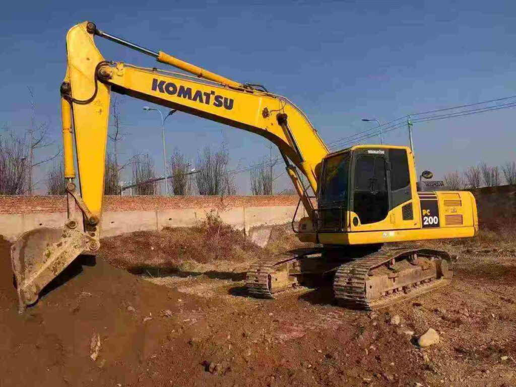 KOMATSU PC200MO used excavator photo 1