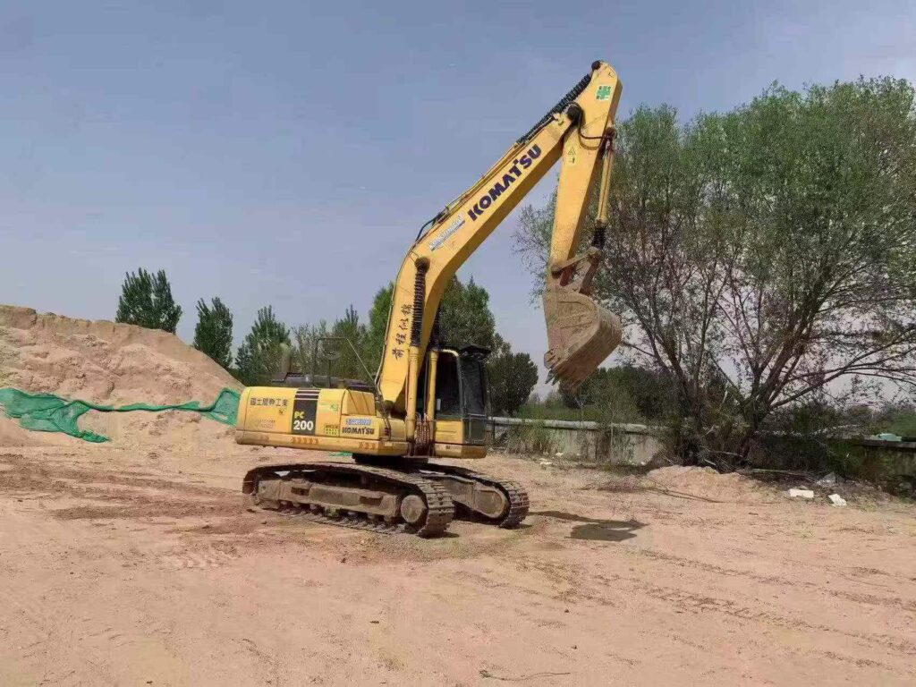 KOMATSU PC200MO used excavator photo 3