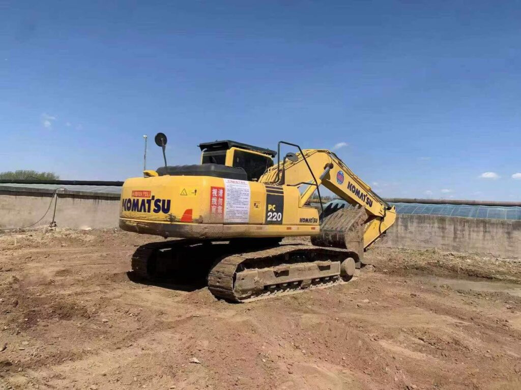 KOMATSU PC220MO used excavator photo 4