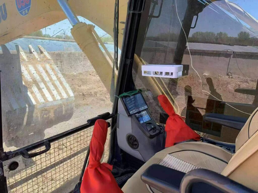 KOMATSU PC220MO used excavator photo 6