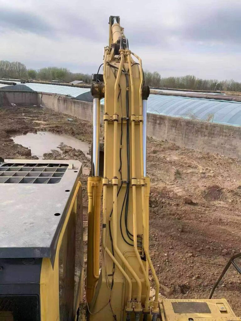 KOMATSU PC220MO used excavator photo 7