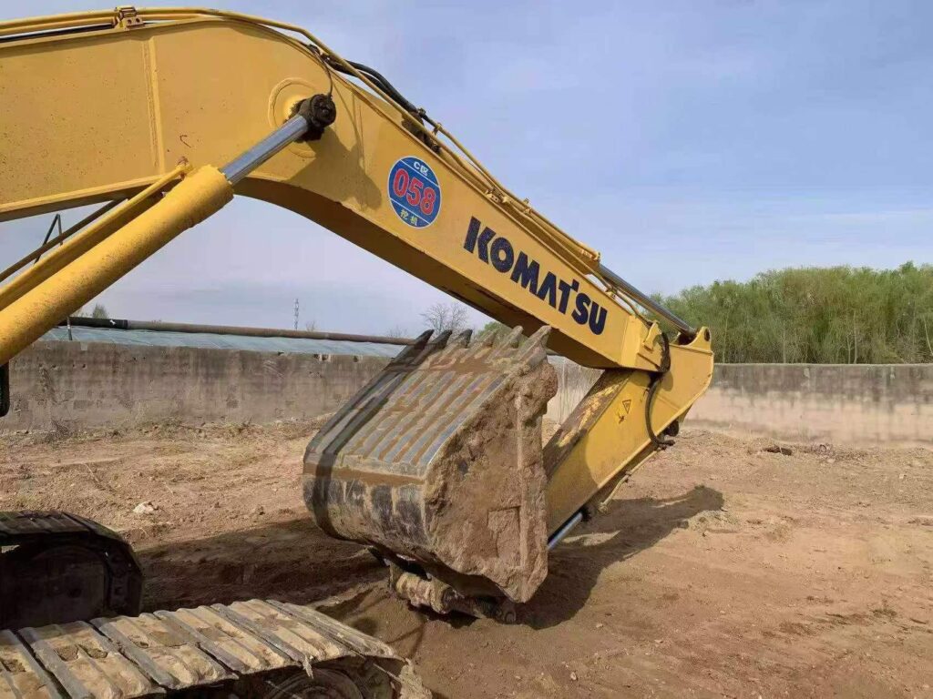 KOMATSU PC220MO used excavator photo 8