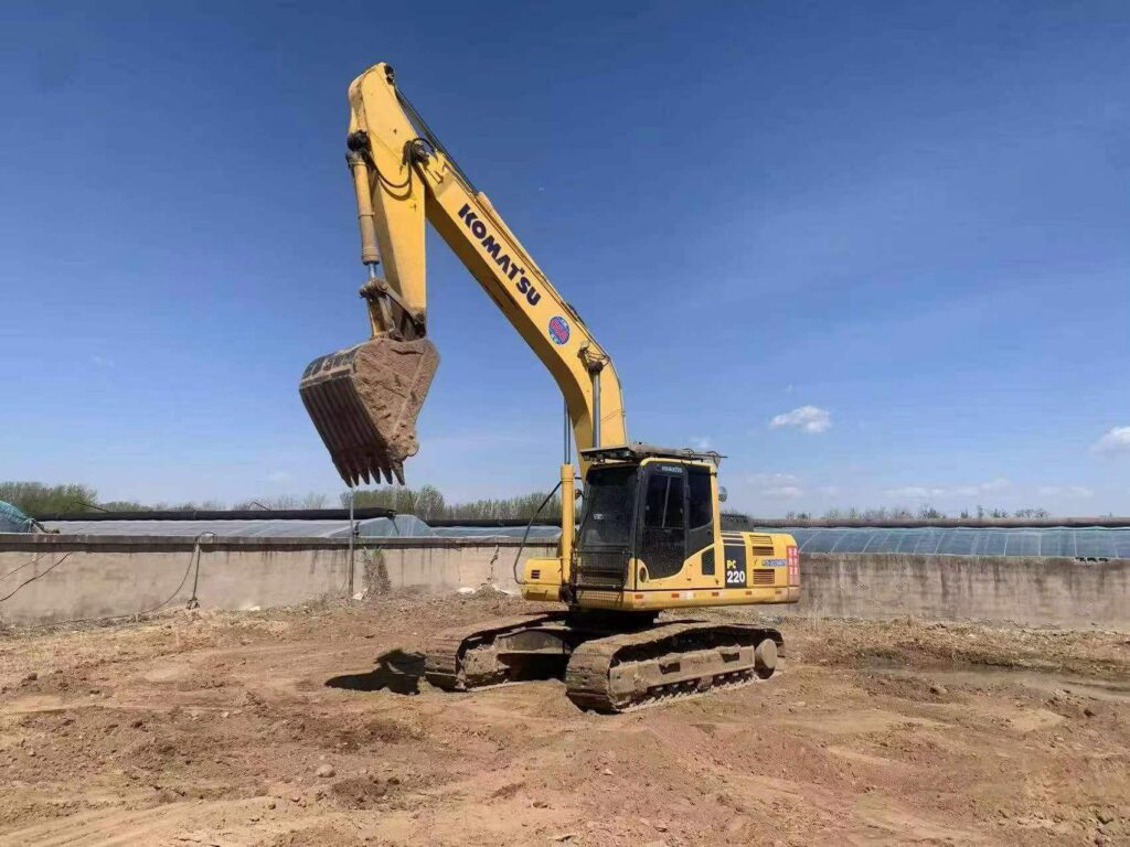 KOMATSU PC220MO used excavator photo 1