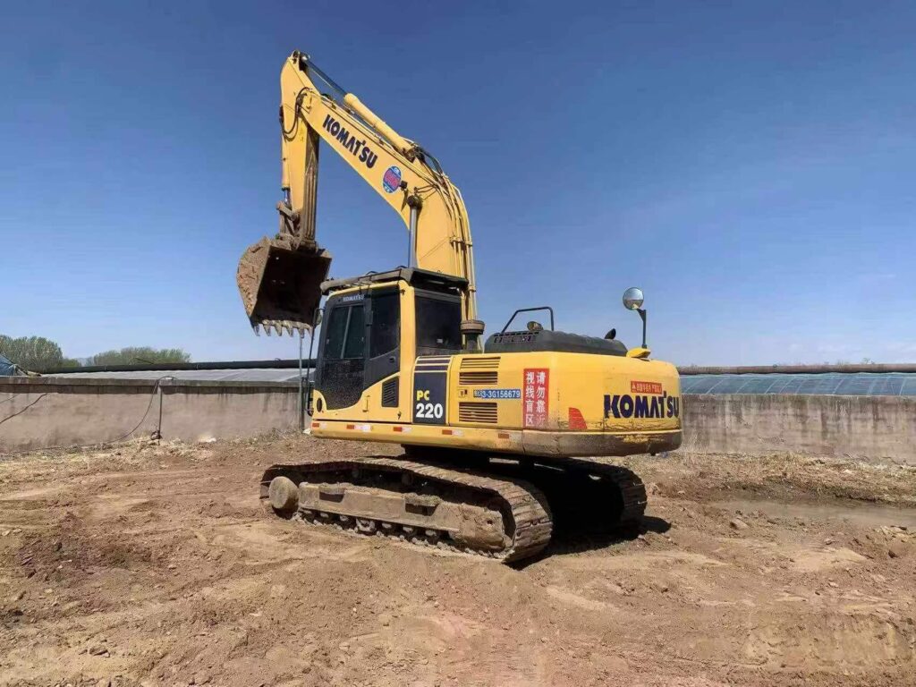 KOMATSU PC220MO used excavator photo 2