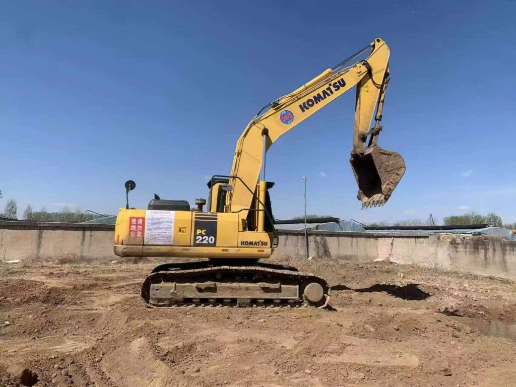 KOMATSU PC220MO used excavator photo 3
