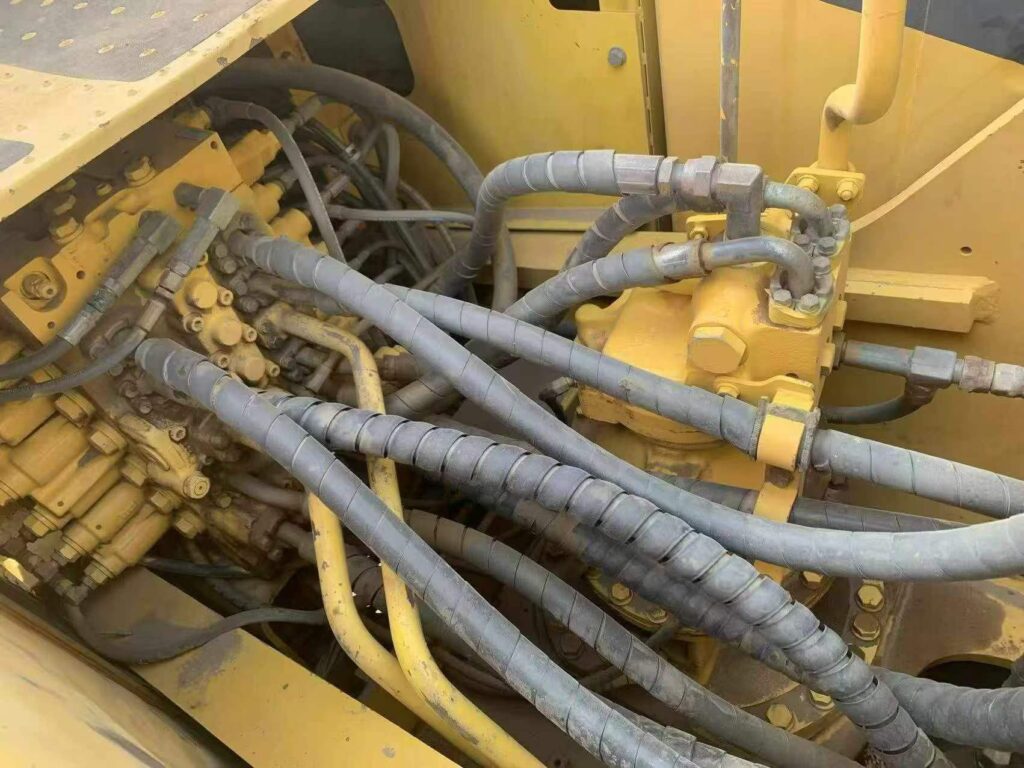 KOMATSU PC220MO used excavator photo 5
