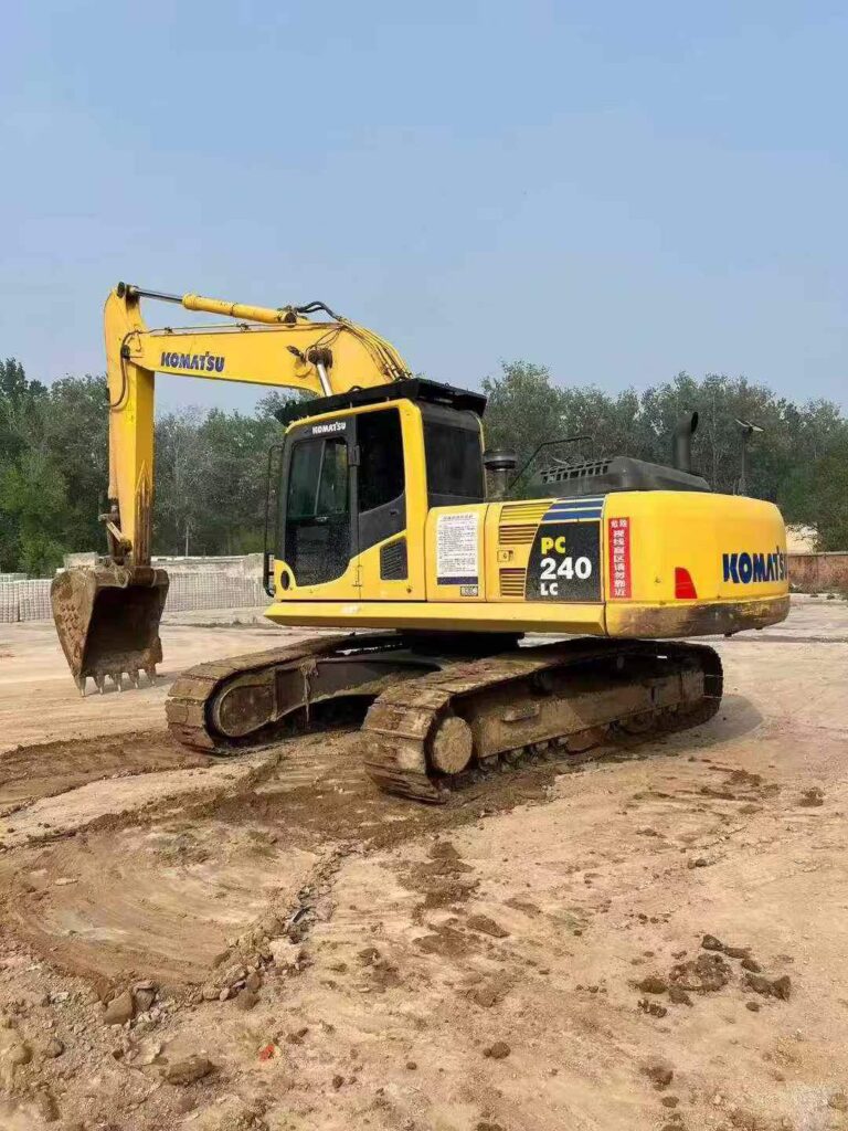 KOMATSU PC240 used excavator photo 1