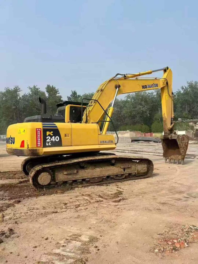KOMATSU PC240 used excavator photo 2
