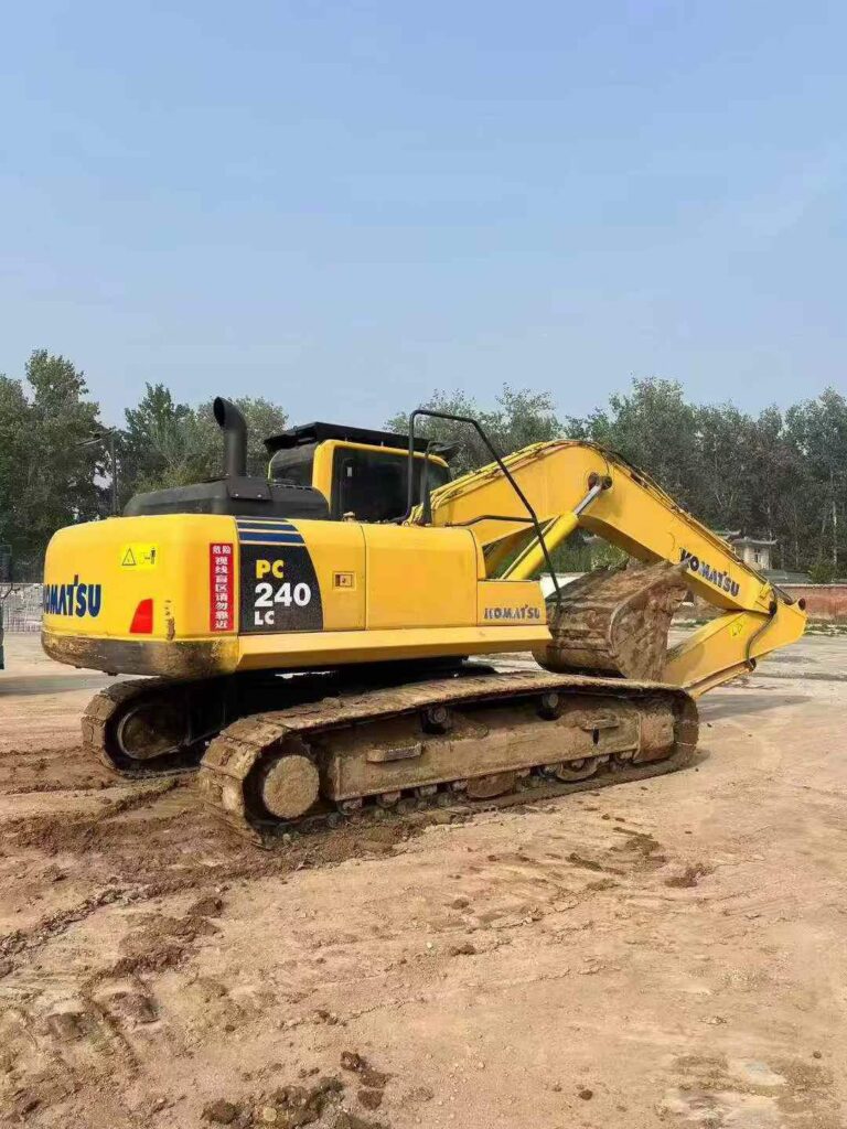 KOMATSU PC240 used excavator photo 4