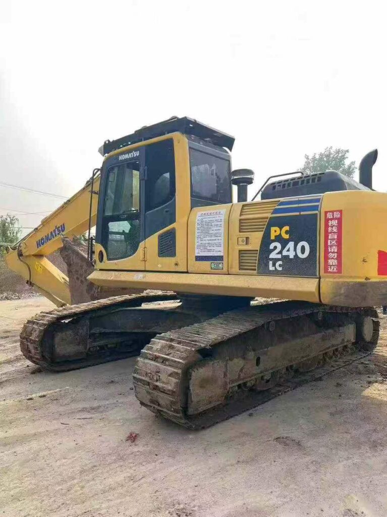 KOMATSU PC240 used excavator photo 5