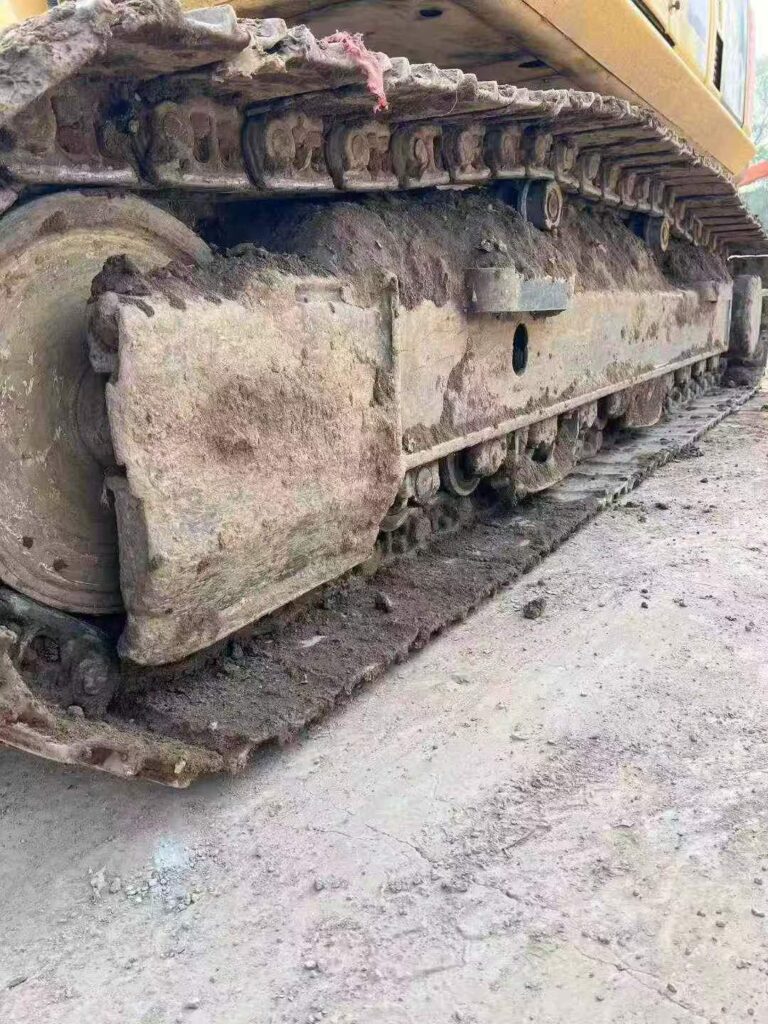 KOMATSU PC240 used excavator photo 6