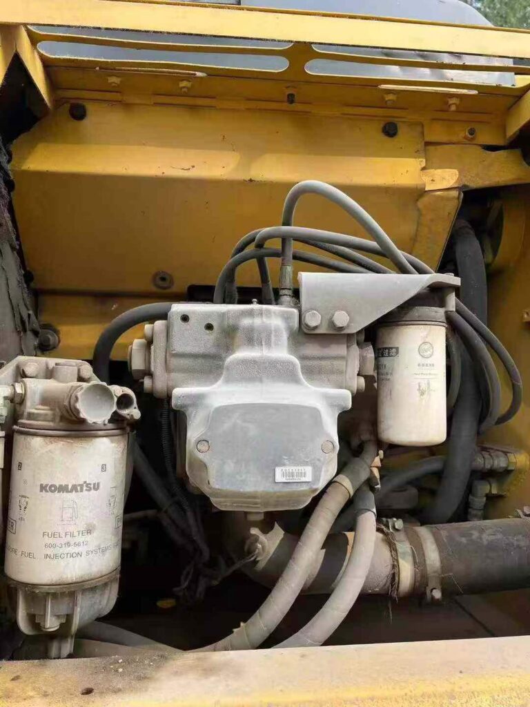KOMATSU PC240 used excavator photo 9