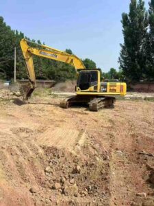 KOMATSU PC240 used excavator photo 1