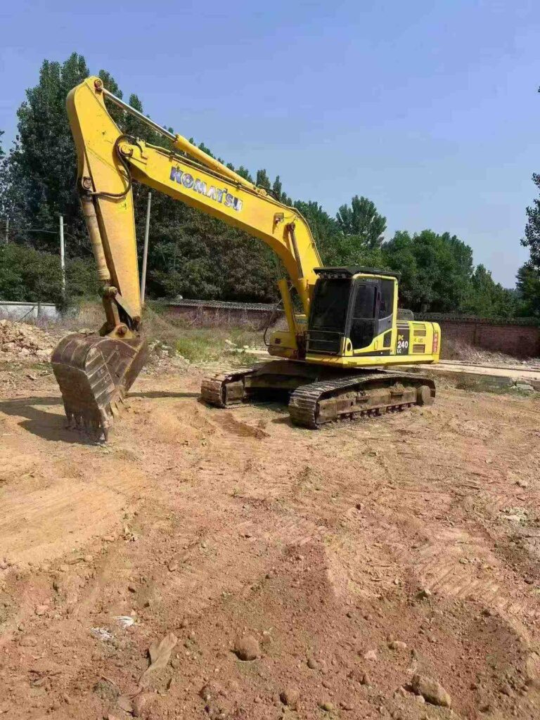 KOMATSU PC240 used excavator photo 3