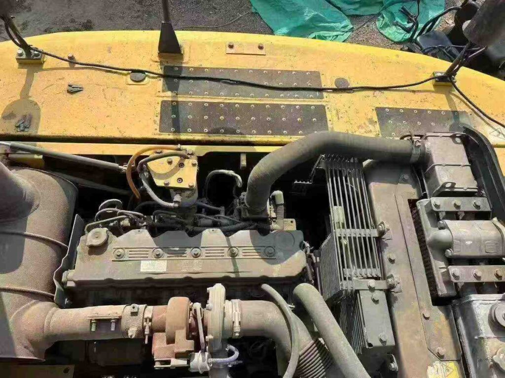 KOMATSU PC240 used excavator photo 4