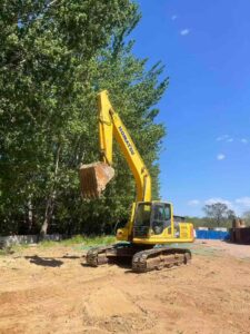 KOMATSU PC240-8MO used excavator photo 1