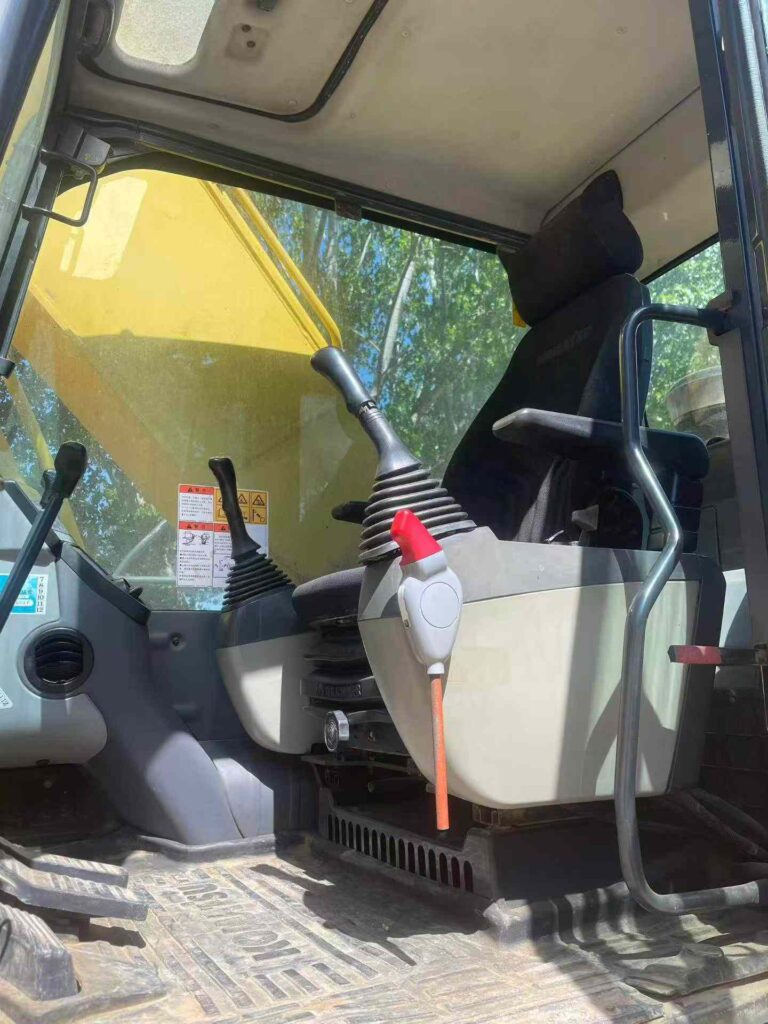 KOMATSU PC240-8MO used excavator photo 6
