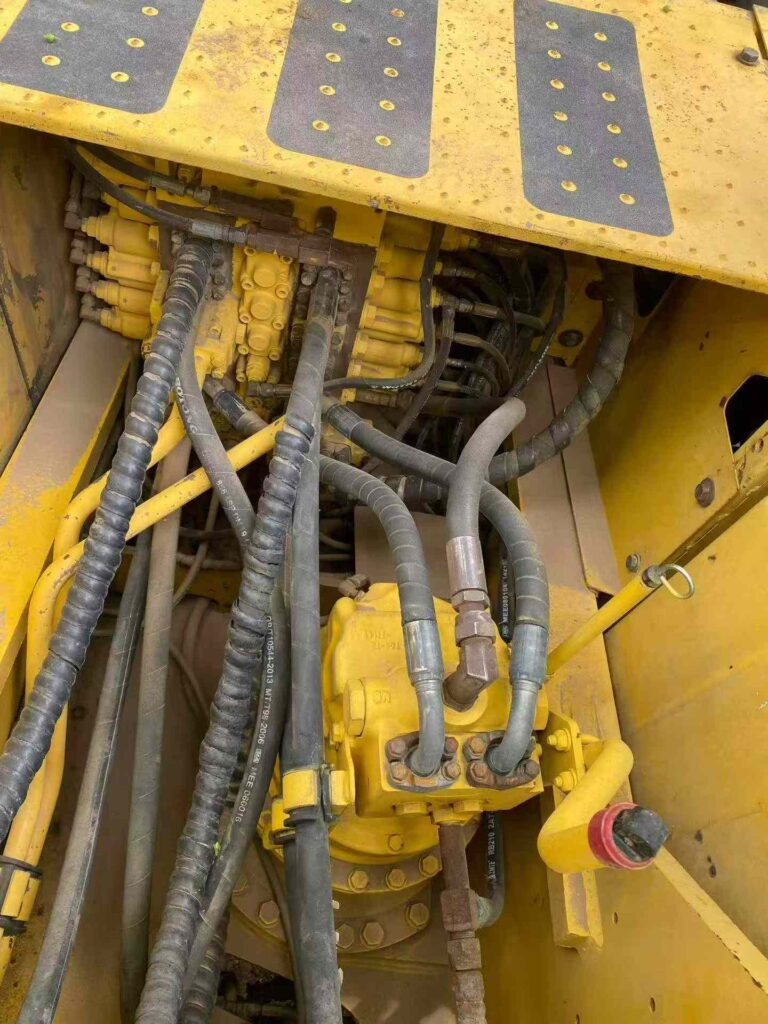 KOMATSU PC240-8MO used excavator photo 8