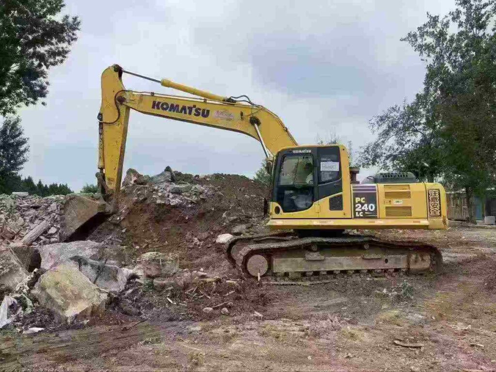 KOMATSU PC240MO used excavator photo 1